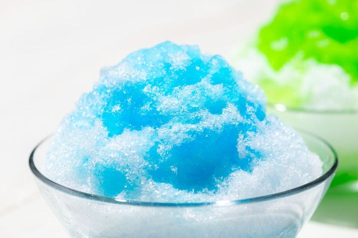 ブルーハワイ味、おいしいけど…これって何の味？