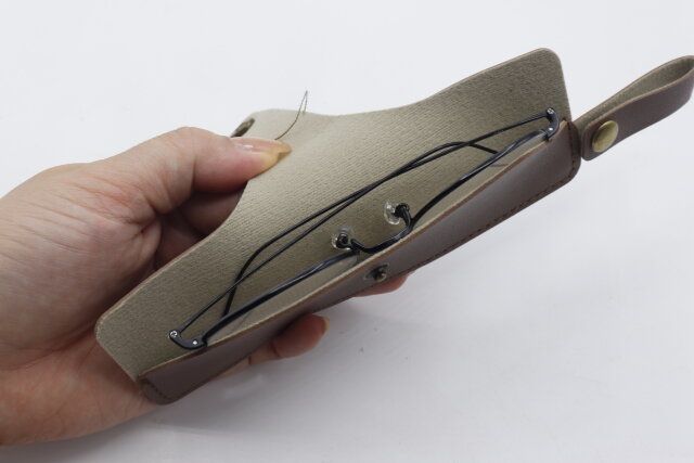 セリア メガネホルダー 使用方法