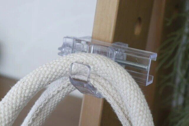 ダイソー 縦にも横にもはさめるかもいフック 横