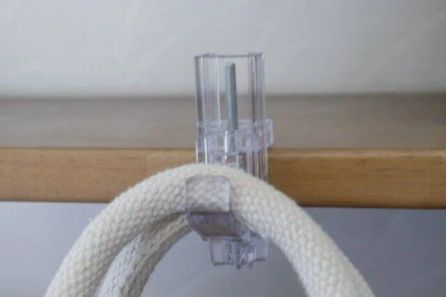 ダイソー 縦にも横にもはさめるかもいフック 縦