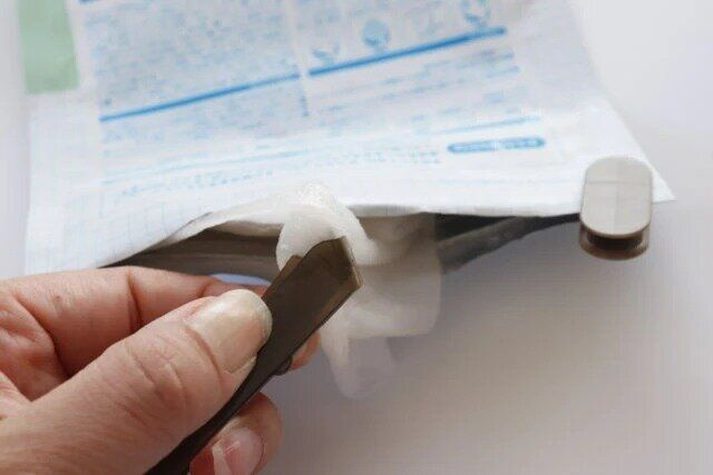 大祖0 フェイスマスク用トング チャック袋スライダー付き トング 使用例