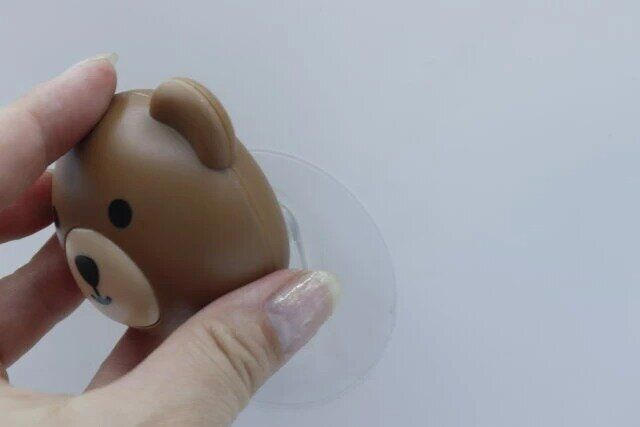 ダイソー 押すと飛び出るフック（アニマル） 粘着テープ