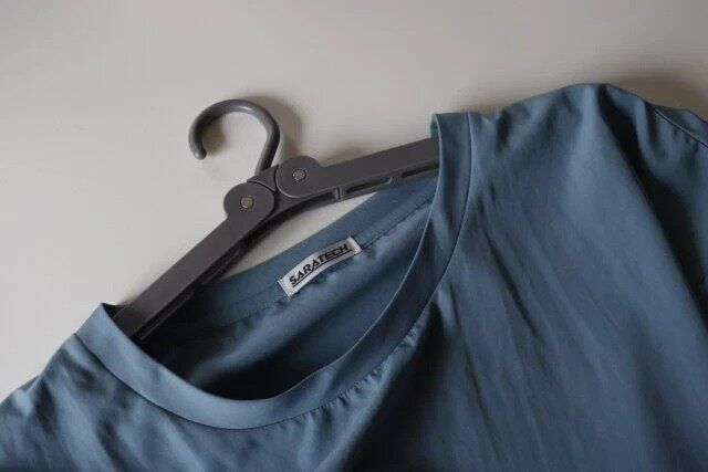 ダイソー 折りたたみハンガー（2本、A） サイズ感