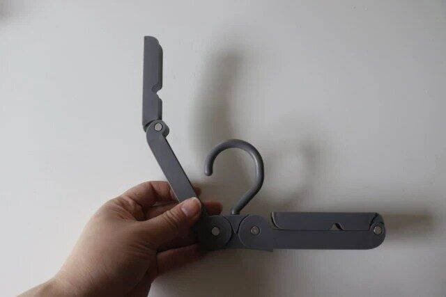 ダイソー 折りたたみハンガー（2本、A） 展開