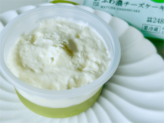 「ふわ濃チーズケーキ 抹茶」中身