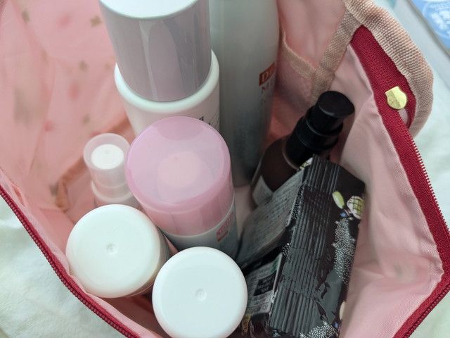 Afternoon Tea LIVING イチゴ柄ブライズポーチ