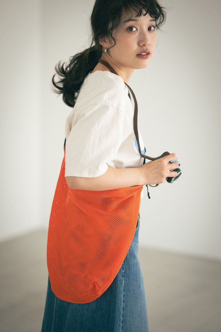 トレンドの“デニムスカート”、152cmにピッタリの一本を発見！【FUDGE FRIEND おしゃれさんの毎日コーディネート vol.403｜大島花菜】