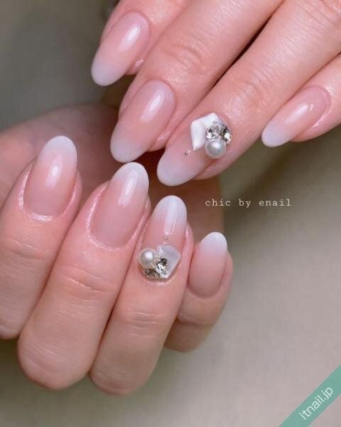 chic by enailが投稿したネイルデザイン [photoid:I0124244] via Itnail Design (737619)