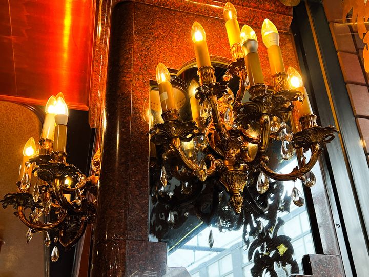 レトロな「Coffee Shop ギャラン」のライト