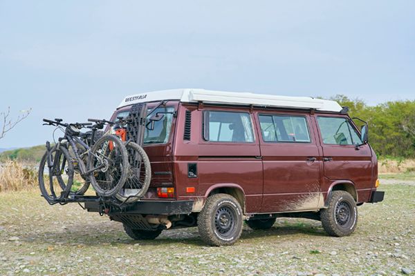 30年前の車で車中泊!?上級キャンパーのキャンプ術が天才すぎた…！【人気記事】