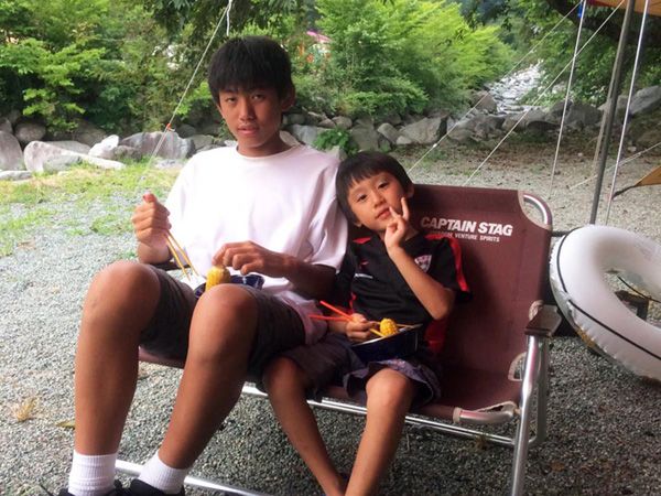 30年前の車で車中泊!?上級キャンパーのキャンプ術が天才すぎた…！【人気記事】