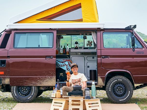  30年前の車で車中泊!?上級キャンパーのキャンプ術が凄すぎた…！