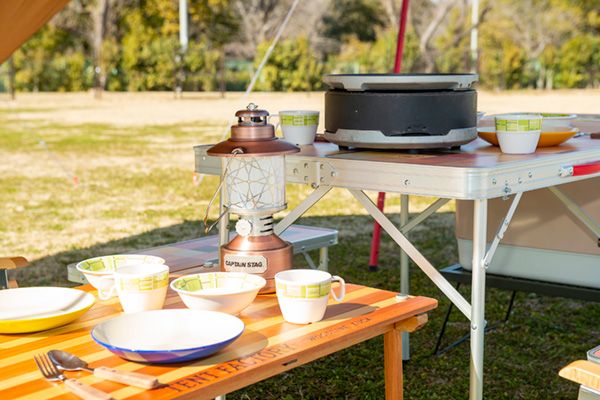 30年前の車で車中泊!?上級キャンパーのキャンプ術が天才すぎた…！【人気記事】