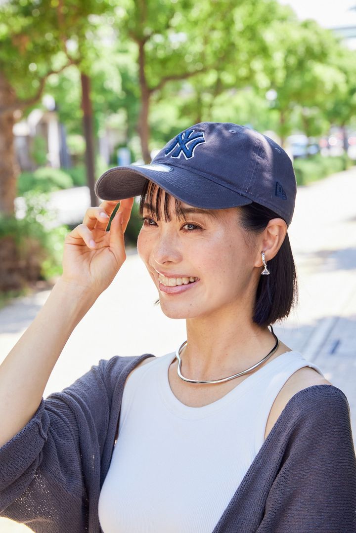 ユニクロのアメリカンスリーブブラタンクトップ・Sサイズの白を着たコーディネート