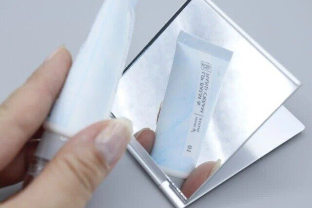 ダイソー 無印良品 そっくり アルミスリムミラー（正方形） 映り