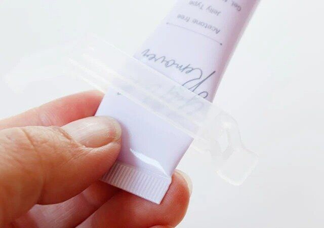 ダイソー 無印良品 そっくり コスメチューブ絞り ミニ 使用補法