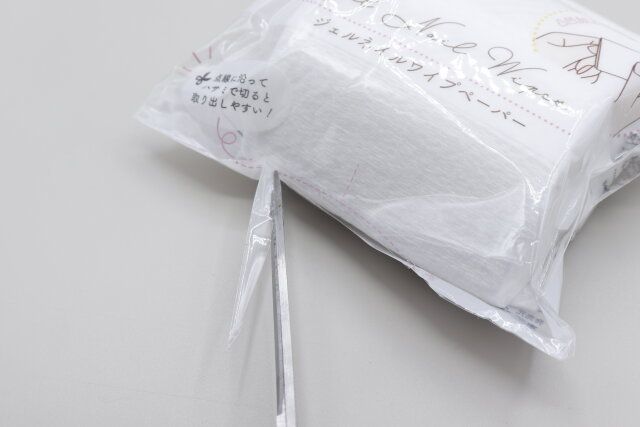 100均セリアのネイル用拭き取りペーパー4