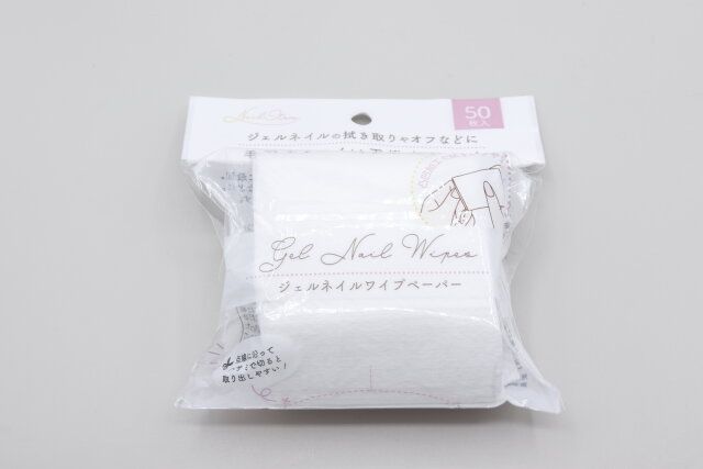 100均セリアのネイル用拭き取りペーパー1