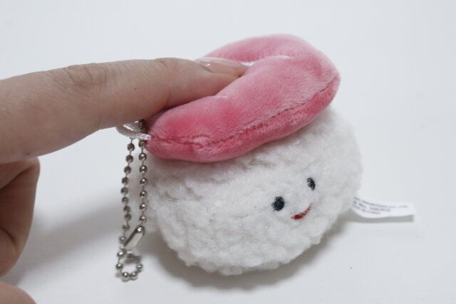 ダイソー 寿司キーチェーン（まぐろ、えび） まぐろ