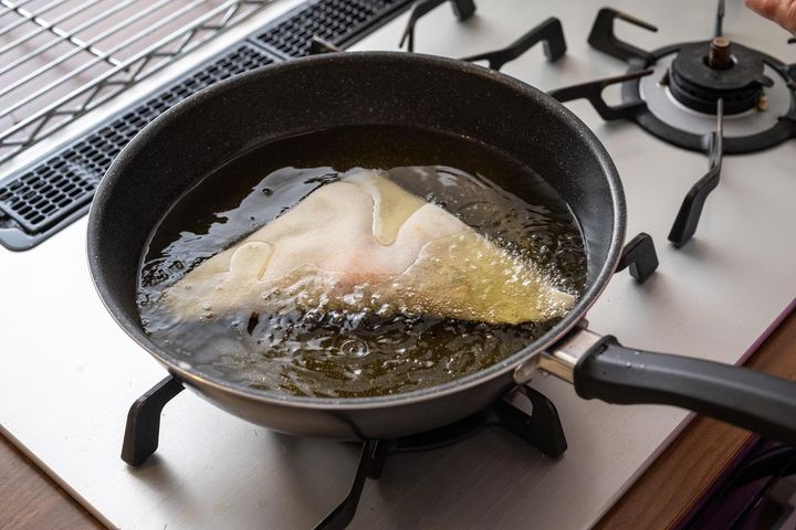 高温で揚げる
