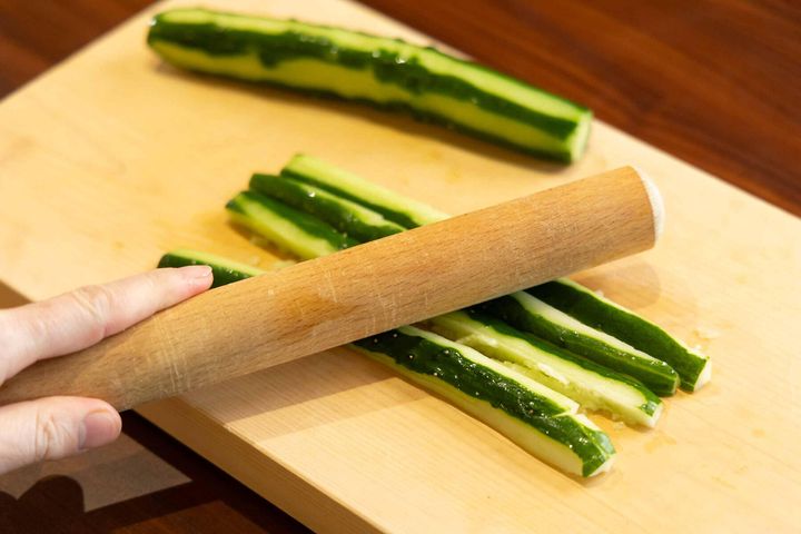 きゅうりを切る