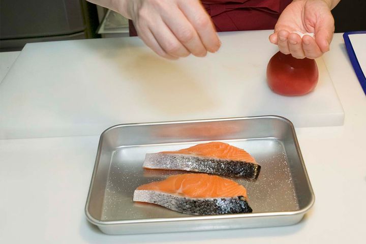 【サケのパン粉焼き】超簡単！サクサクに仕上がるレシピを紹介