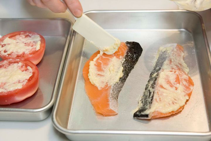 【サケのパン粉焼き】超簡単！サクサクに仕上がるレシピを紹介