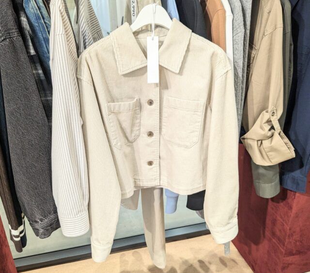 GU「コーデュロイショートシャツ」