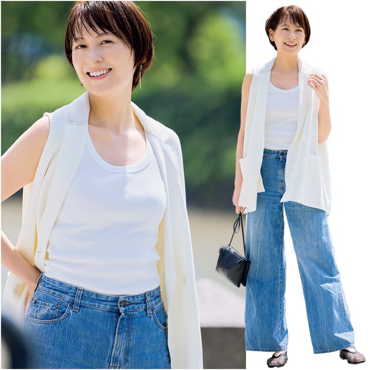 ユニクロの白タンクトップにジレを重ねた私服コーデを披露する青木裕子さん