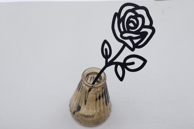 ダイソーのワイヤーフラワー