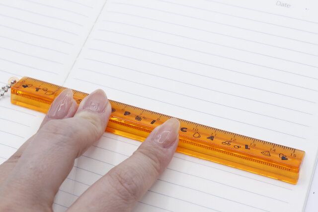 100均ダイソーの機能性定規8