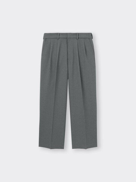 GUのツータックバギースラックス