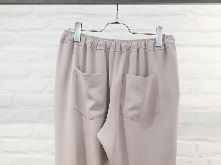 画像: 手がしっかり入る大きさのポケット。 出典：バンヤードストーム