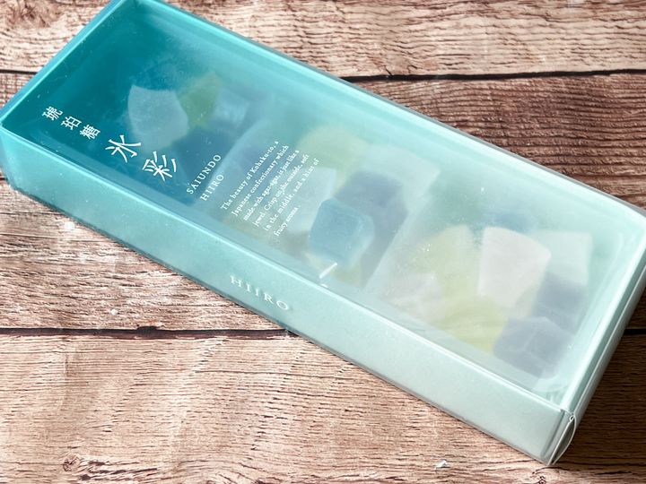 美しい「氷彩」のパッケージ