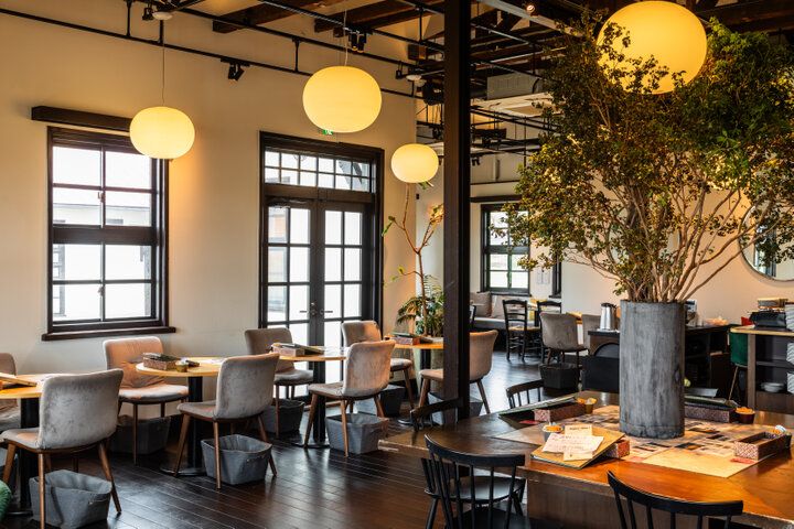 築100年の建物をリノベした大阪・高槻の公園にある一軒家レストラン「ファーマーズクラブ」