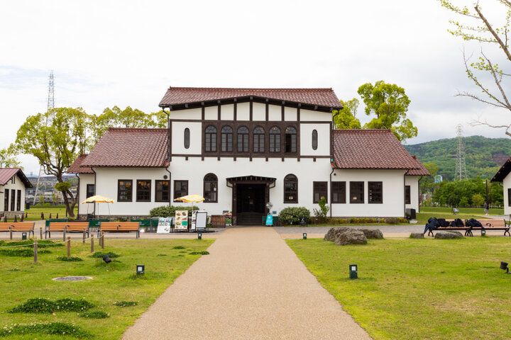 築100年の建物をリノベした大阪・高槻の公園にある一軒家レストラン「ファーマーズクラブ」