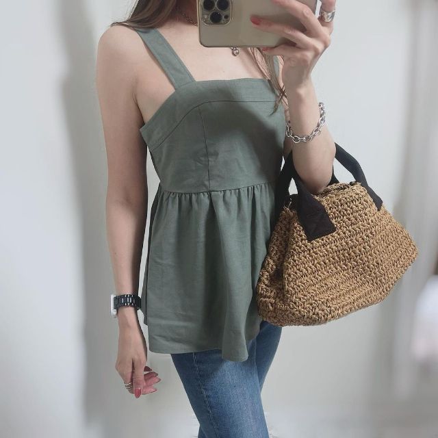 GUのリネンブレンドキャミソールを着たコーデ