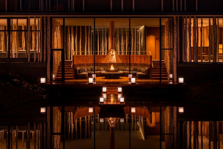 １：Madame Figaro：界ポロト／ロビー外観.jpg