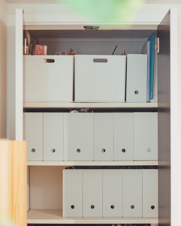 ゴミ箱も食器棚も手放しました…家族で住むオシャレな部屋の実例集3選