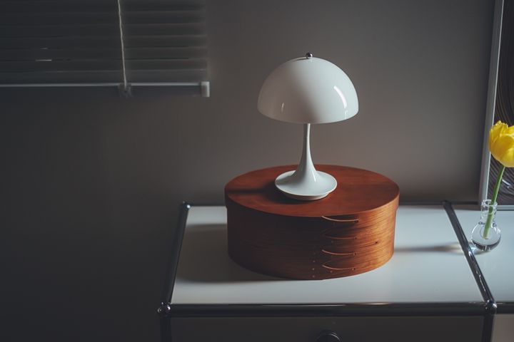 ゴミ箱も食器棚も手放しました…家族で住むオシャレな部屋の実例集3選