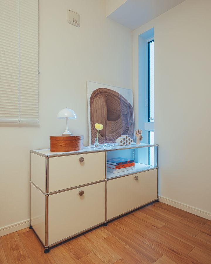 ゴミ箱も食器棚も手放しました…家族で住むオシャレな部屋の実例集3選