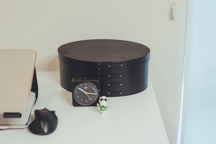 ゴミ箱も食器棚も手放しました…家族で住むオシャレな部屋の実例集3選