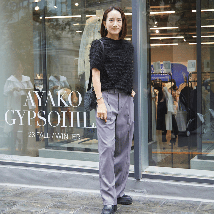 GUグレーパンツを履いた読者スナップの写真