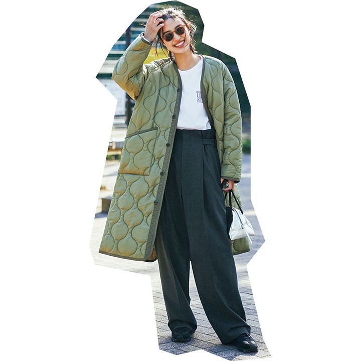 キルティングコート×グレー岡本あずささんの写真