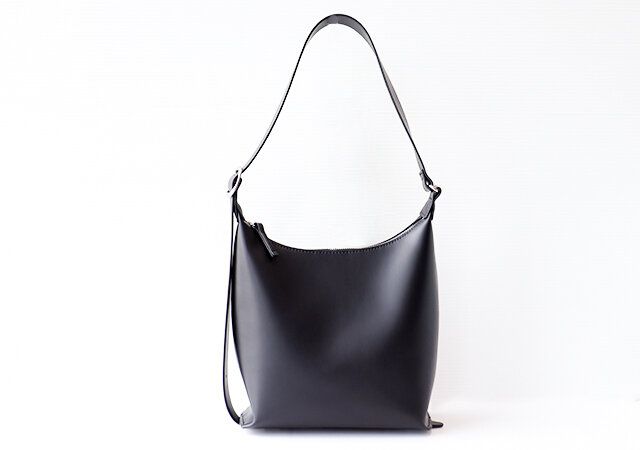 2024ユニクロレザータッチスクエアショルダーバッグレビュー黒