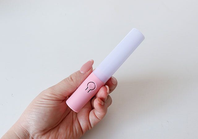 セリア LEDライトスティックミニ パステルグリップ サイズ感