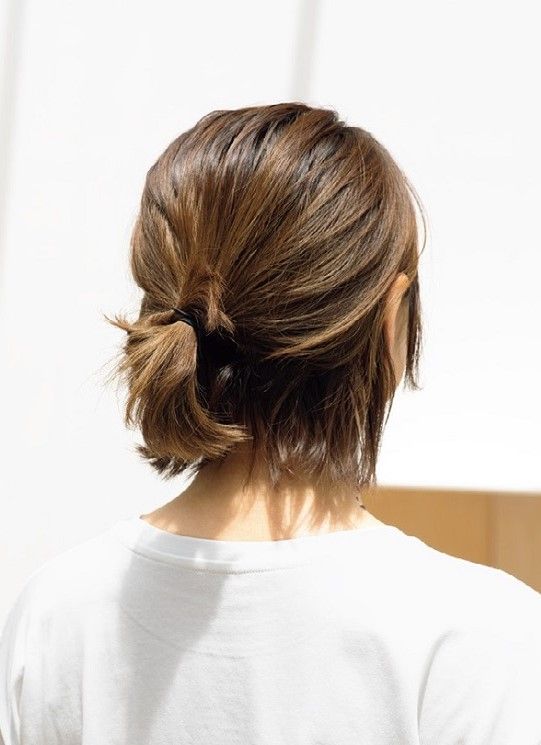 ボブのお団子ヘア 後ろ姿