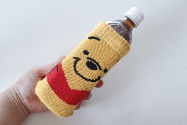 ダイソー のびるニットボトルホルダー ミッキー プーさん 使用例