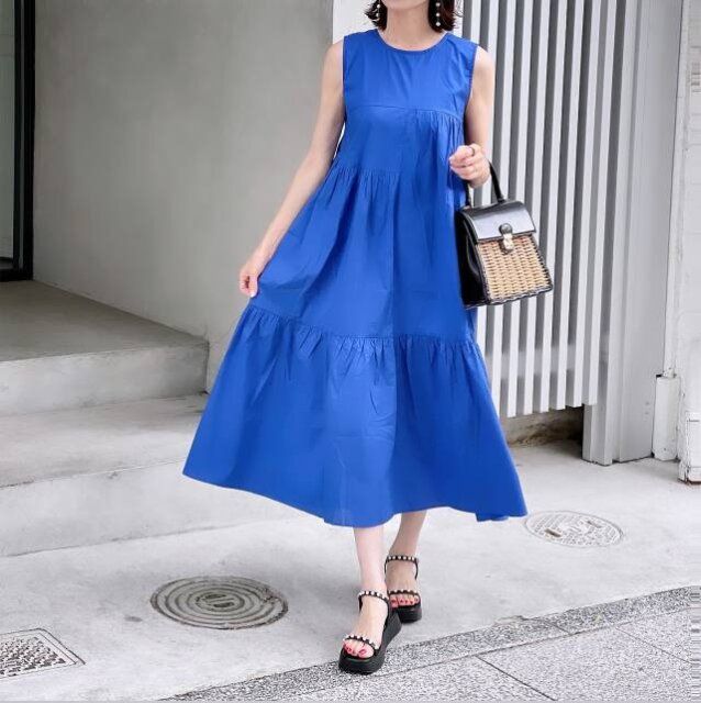 2024夏大人のブルーワンピースコーデ