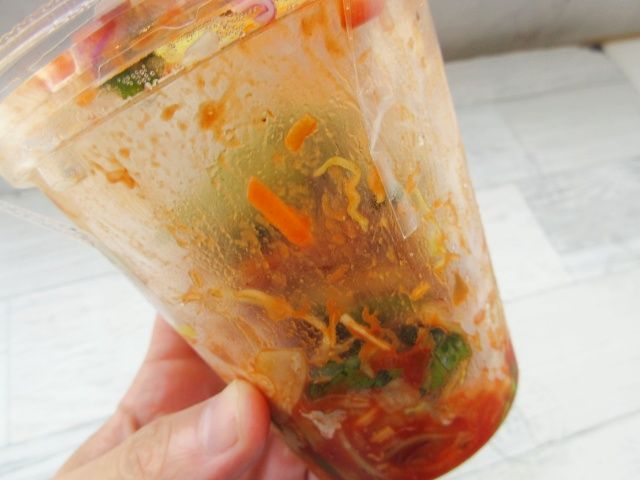 振っておいしいパスタサラダ「スパイシータコス風」を振った後